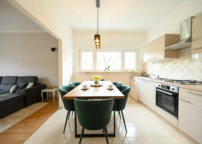 Tija Apartment *