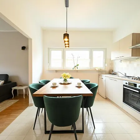 Tija Apartment *